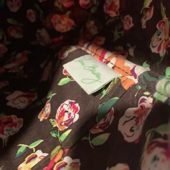 NEW -- Vera Bradley Floral Should Bag - Picture 7 of 12